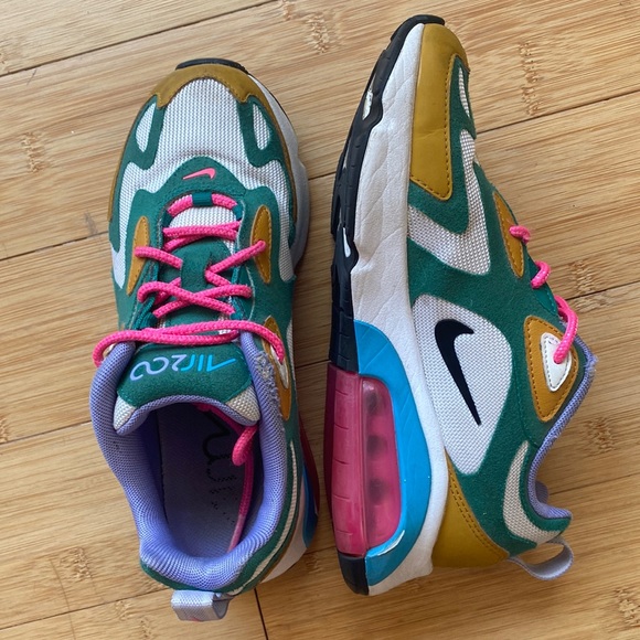 woman’s size 5.5 Air Max Sneaker - Picture 1 of 6